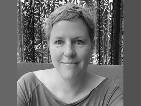 Schwarz-Weiß-Portraitfoto von Prof. Dr. Anne-Sophie Krossa - Projektleitung Community Lab