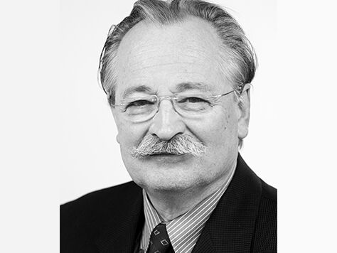 Schwarz-Weiß-Portraitfoto von Holger Roßberg
