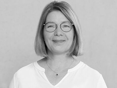 Schwarz-Weiß-Portraitfoto von Prof. Dr. Susanne Rank